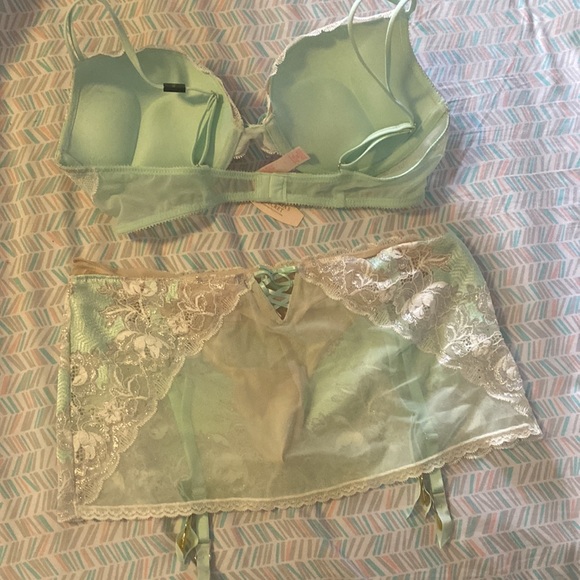 Crystal and lace VS set BNWT - Picture 3 of 7